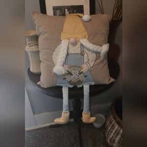 Isaac Mizrahi Gnome Decorative Pillow 18” x 18” 3D .